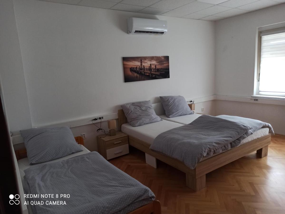 Apartmanovy Dom Stummerova Topoľčany エクステリア 写真