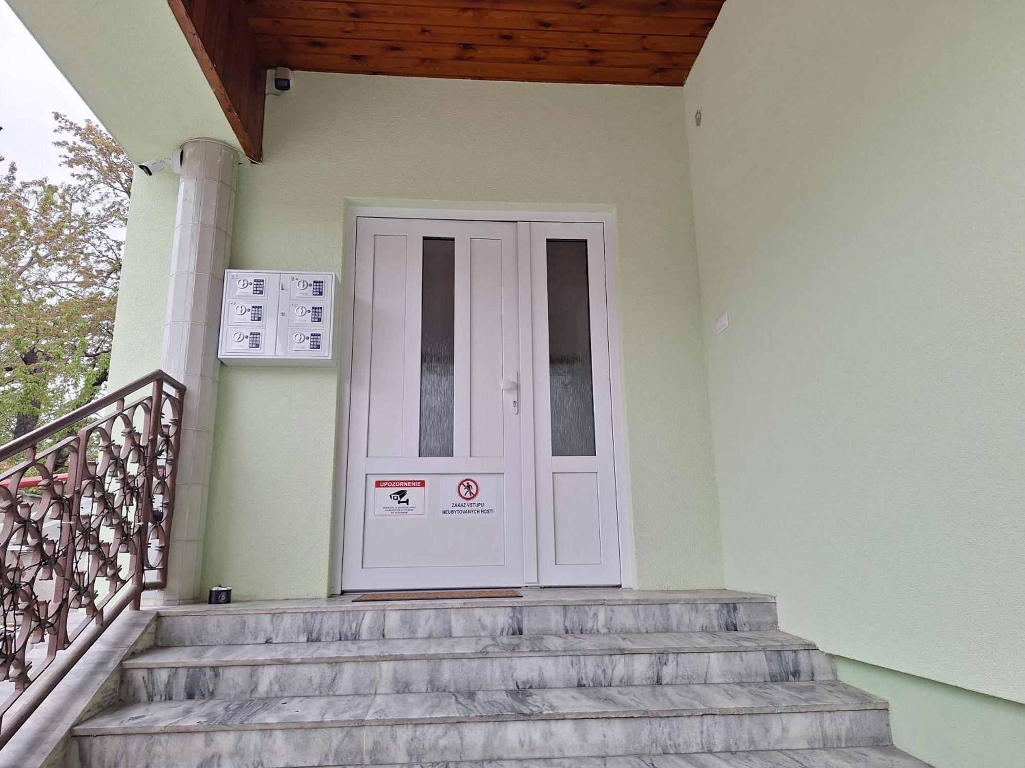Apartmanovy Dom Stummerova Topoľčany エクステリア 写真